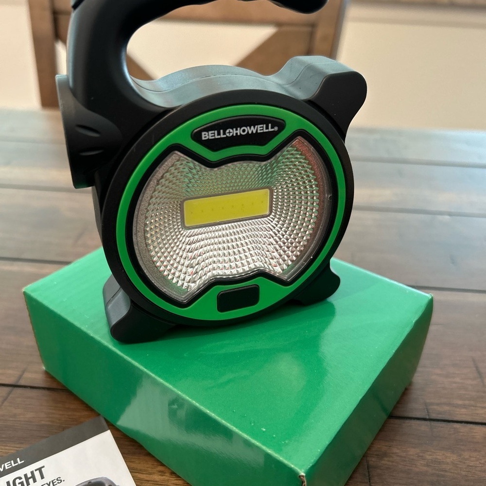 Bell & Howell Flashlight (Green) - Picture 4 of 4